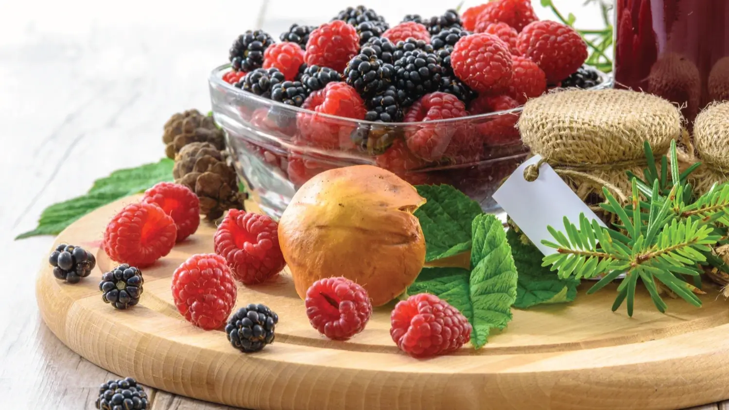 You are currently viewing Discover the Nutritional Power of Berries: Nature’s Antioxidant Bombs